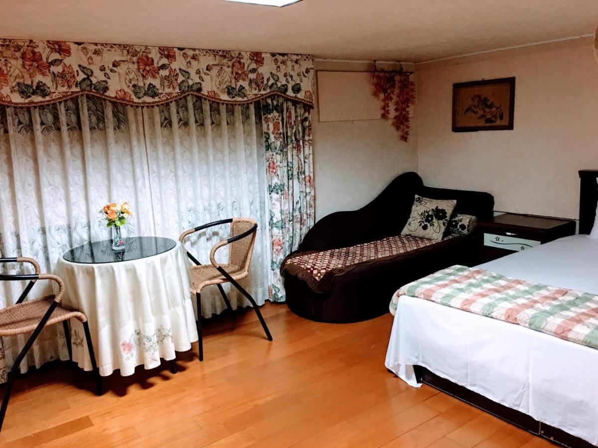 Chulu Wenxin Xiao Zhan Homestay Bagian luar foto
